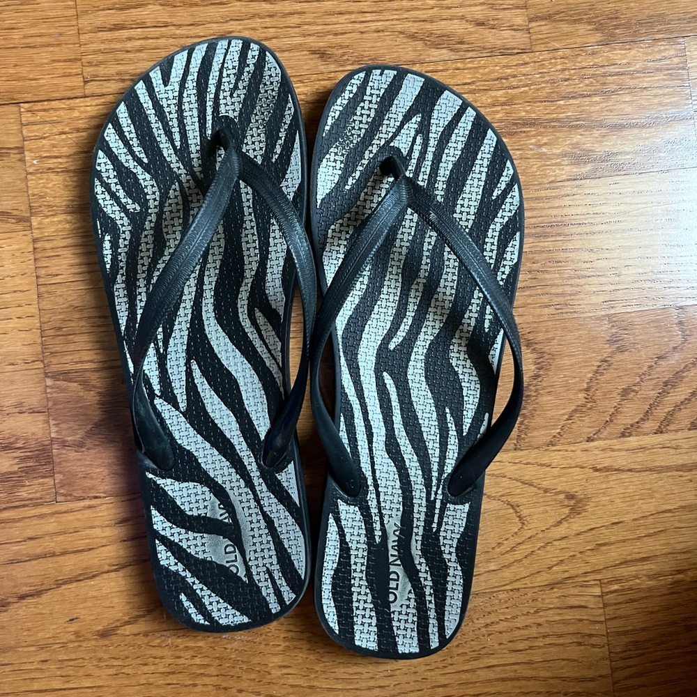 Old Navy Black and White Zebra Flip Flops